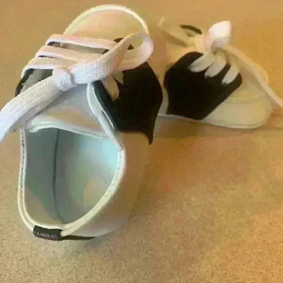 NWT BABY DEER SIZE 2 SHOES - Picture 5 of 5